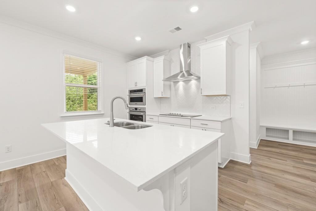 Kitchen with quartz island