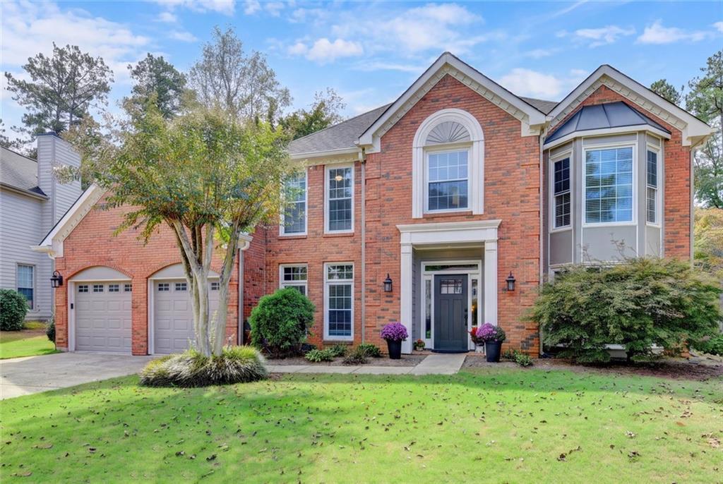 Johns Creek Windgate 小区这套翻新独栋的砖面正立面